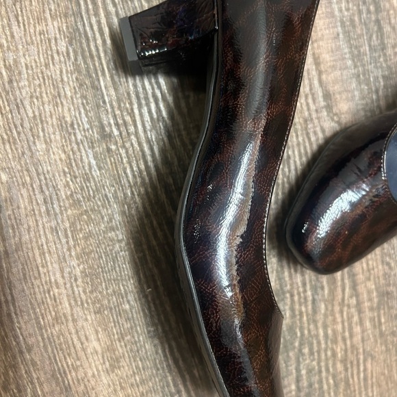 Ara Brown 9.5 NWOT “Luftpolster” Patent Leather Heels printed design underneath - Picture 16 of 16